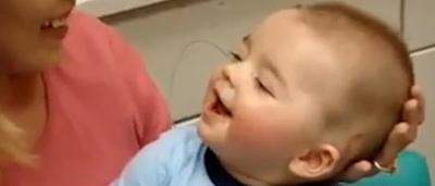 Adorable Ce Bebe Sourd Entend Sa Mere Pour La Premiere Fois Sa Reaction Vaut De L Or Video Sudinfo Be