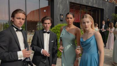 Accusée de plagiat à sa sortie en Flandre, la seconde saison de la série belge « Knokke off : jeunesse dorée » dévoile sa seconde saison sur Netflix